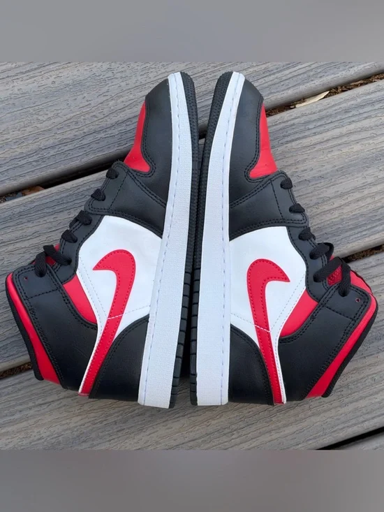 Nike Air Jordan 1 Mid β Black/White/Red (Bred Toe / Chicago Style) β 6Y - Picture 6 of 7